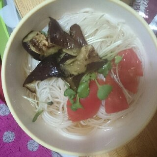 ナスのしげ焼きと焼きトマトのおそうめん